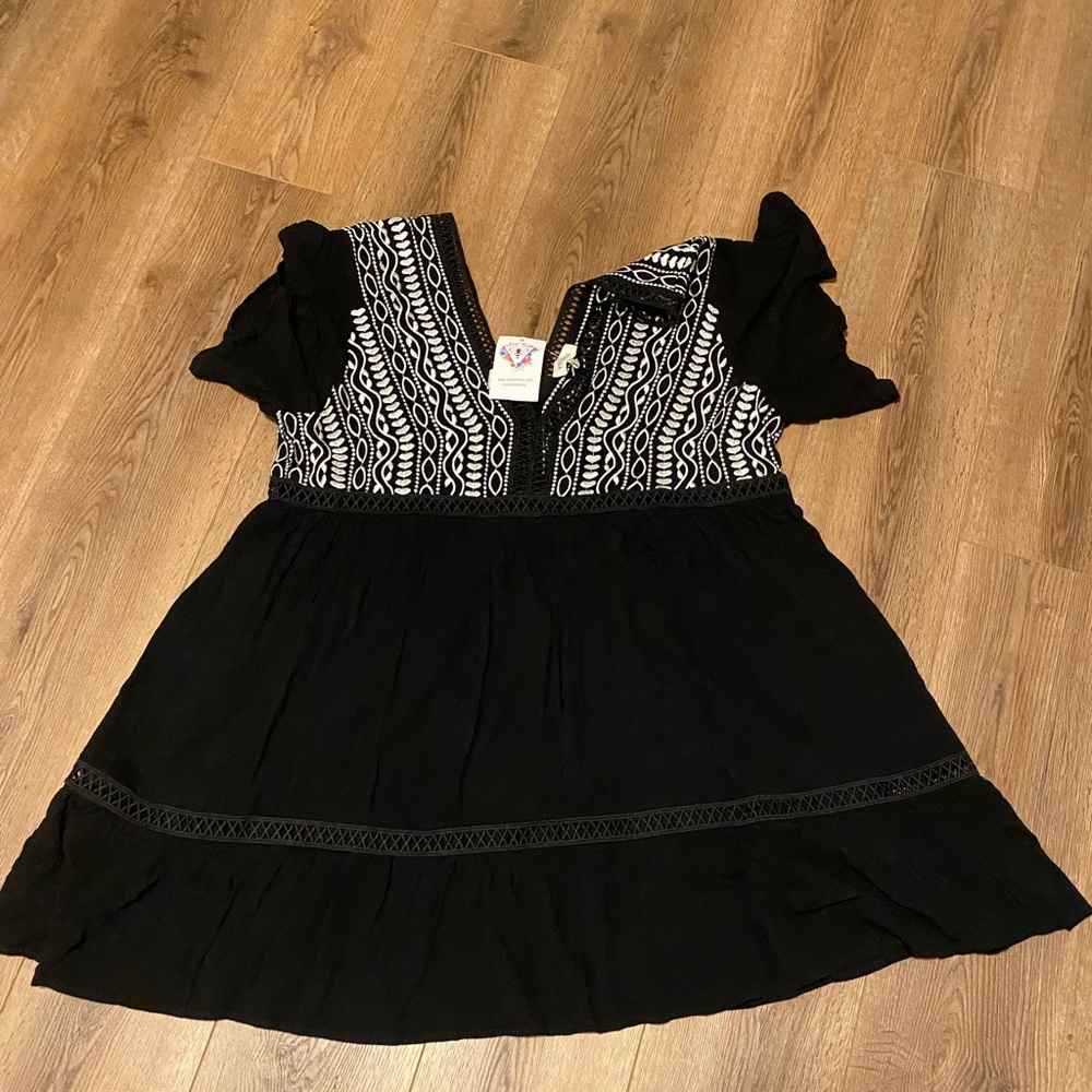 NWT Black Crochet Detail Tunic Size 1XL
